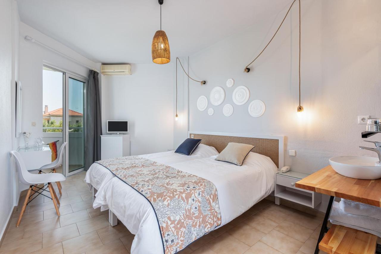 Mrs Chryssana Beach Hotel (Adults Only) Kolimvárion Ngoại thất bức ảnh